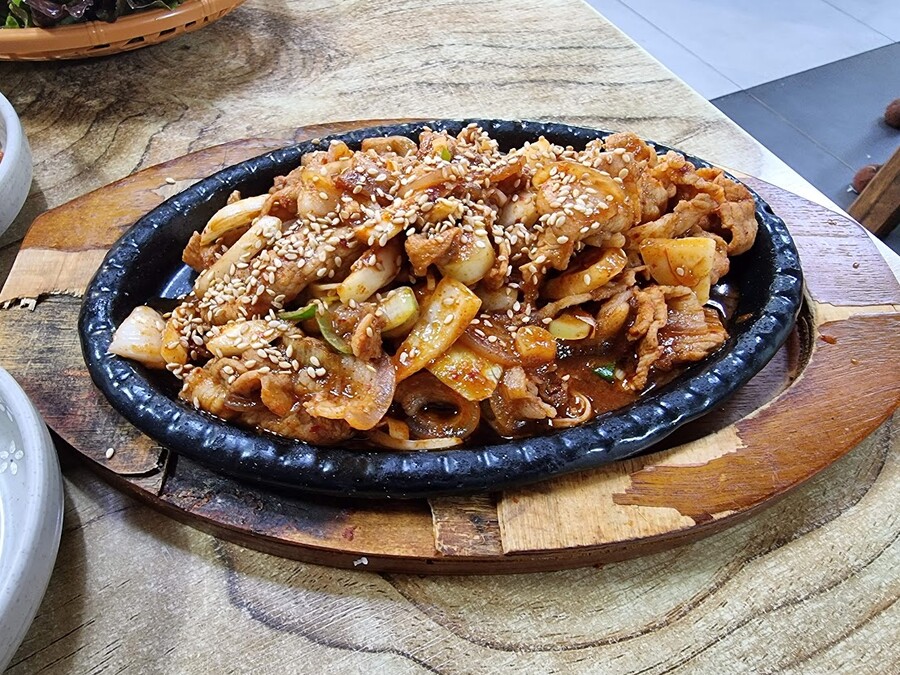 인천) 가성비 좋은 8천원 돼지불백_4.jpg