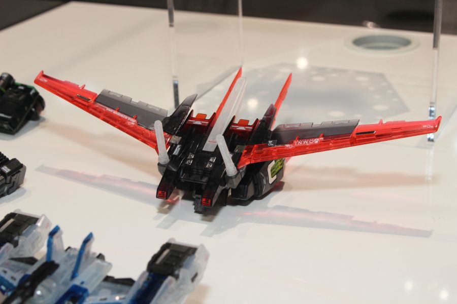 RG 스트라이크 건담 & 스카이 글래스퍼 세트 [클리어 컬러] 전시 사진 2_4.jpg