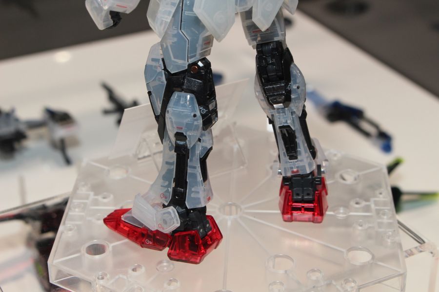 RG 스트라이크 건담 & 스카이 글래스퍼 세트 [클리어 컬러] 전시 사진 2_11.jpg