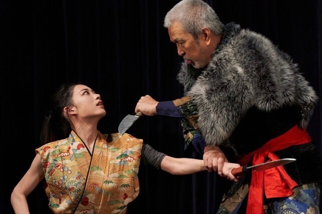 야쿠자 코스프레한 부녀지간.jpg_23.jpg