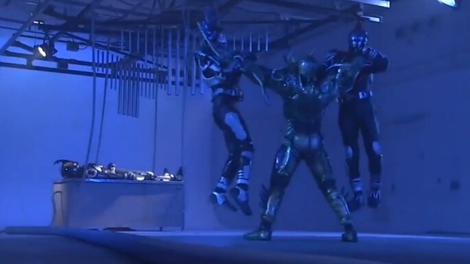 [가면라이더 카부토] 그릴러스 웜과의 최후의 대결_4.jpg