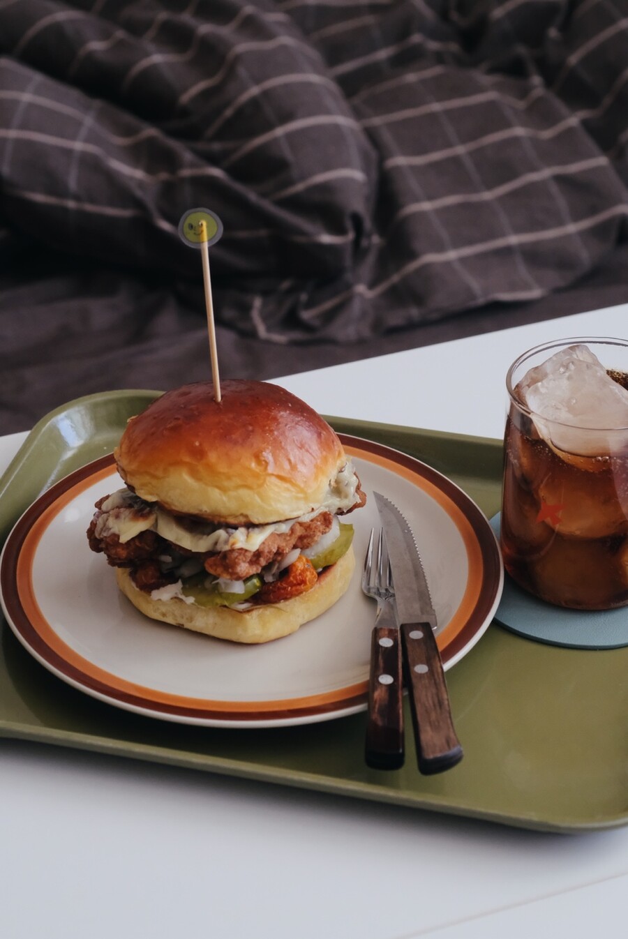 처음부터 만드는 치킨버거 (근데 완성샷만)_1.jpg