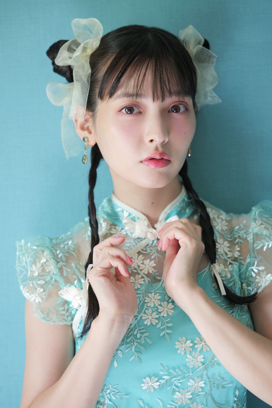 [우에사카 스미레] 2번째 사진집 표지&선행컷_5.jpg