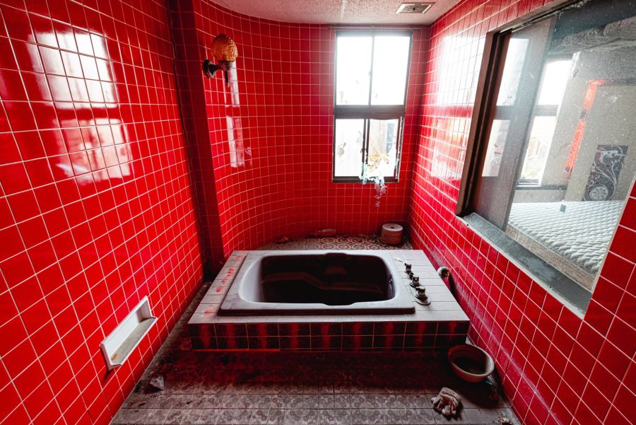 일본, 폐업한 러브호텔의 침실들🏩🛏_5.jpg