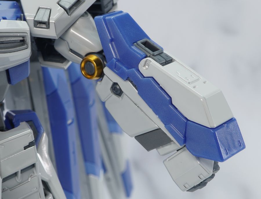RG 하이뉴 건담 [티타늄 피니시] 해외 리뷰_23.jpg