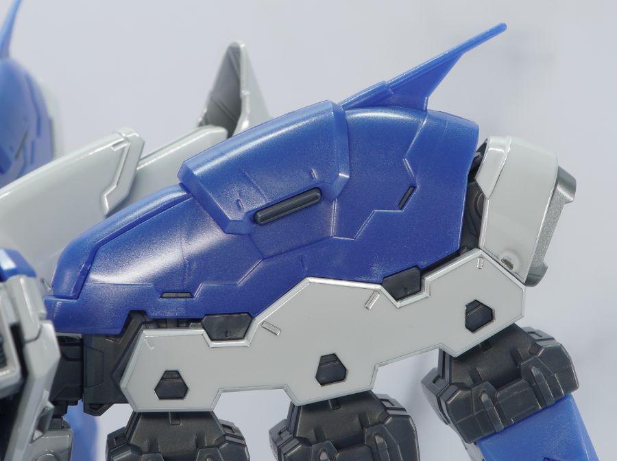 RG 하이뉴 건담 [티타늄 피니시] 해외 리뷰_29.jpg