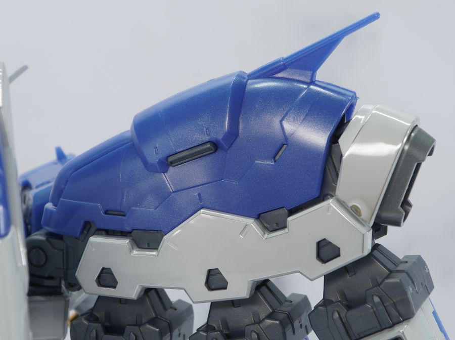 RG 하이뉴 건담 [티타늄 피니시] 해외 리뷰_30.jpg