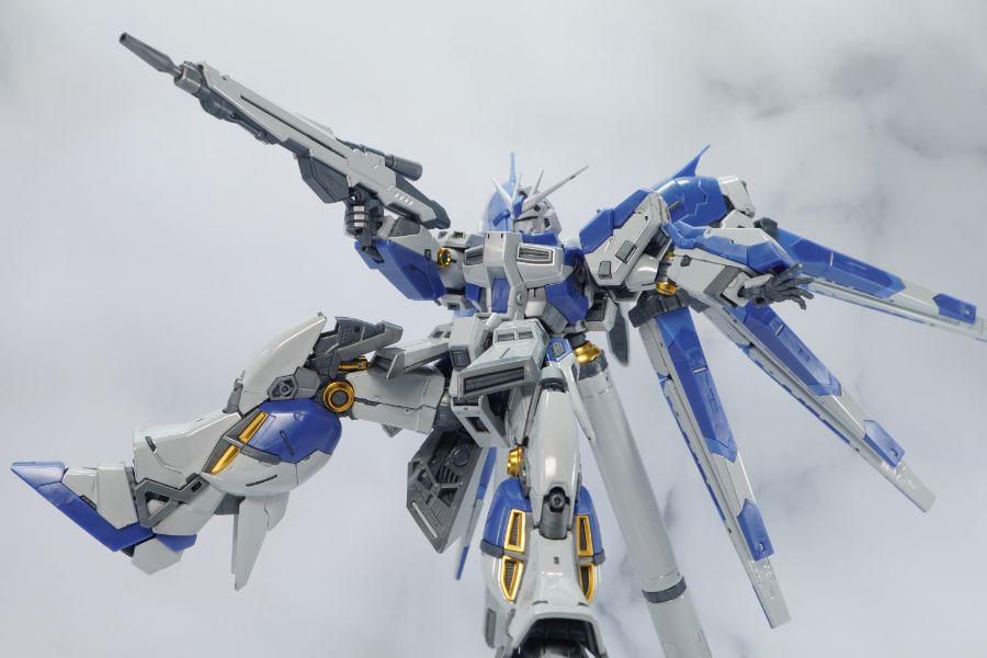 RG 하이뉴 건담 [티타늄 피니시] 해외 리뷰_59.jpg
