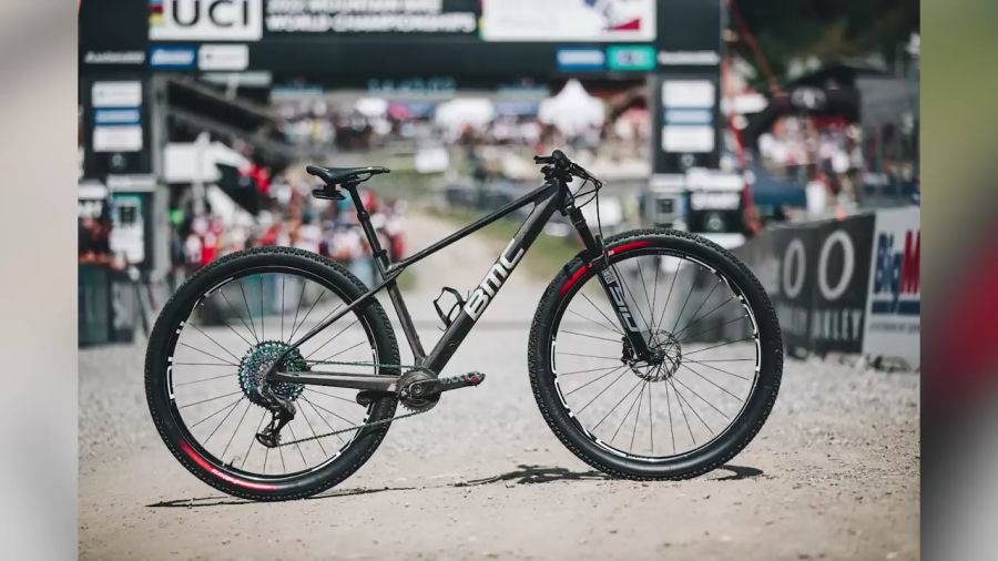 These Were The Fastest Bikes Of 2022! _ DH, Enduro, XC.mp4_000074440.png