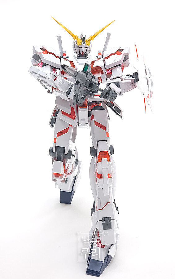 (스압) 건프라 뉴비 남궁루리의 네 번째 완성작, 유니콘 건담 메가사이즈 (DM)_22.jpg