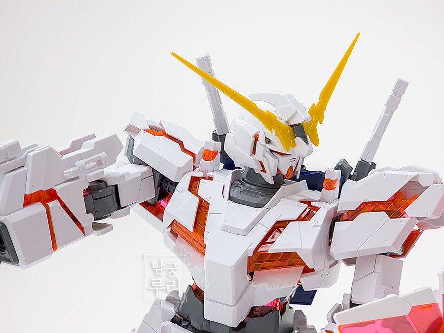 (스압) 건프라 뉴비 남궁루리의 네 번째 완성작, 유니콘 건담 메가사이즈 (DM)_28.jpg