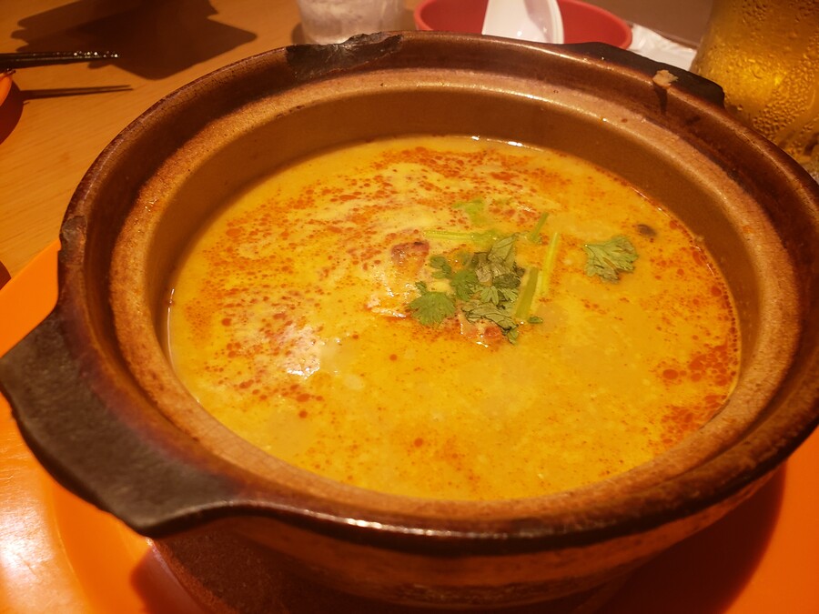 소프트쉘크랩, 해남닭, 똠얌꿍, 사테 | 음식 갤러리