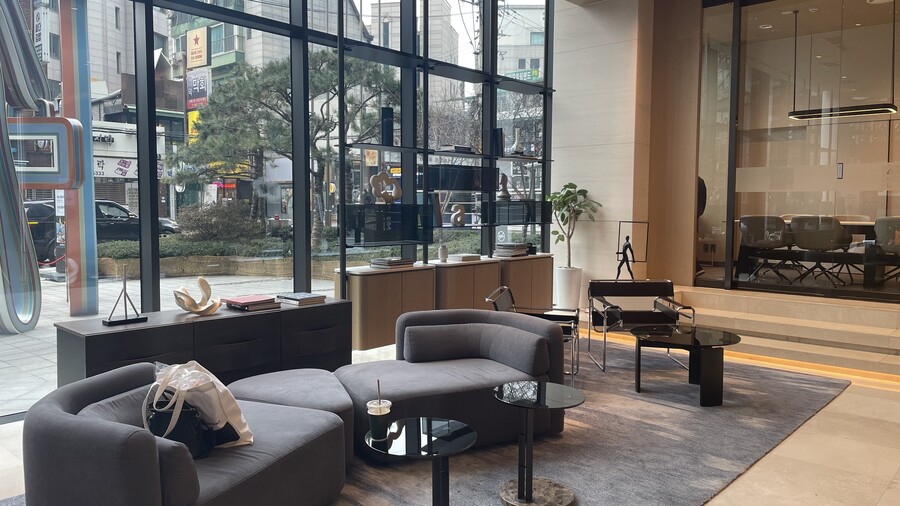 10만원에 랍스터 무제한 실화임?_4.jpg