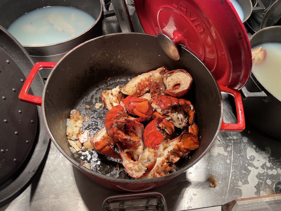 10만원에 랍스터 무제한 실화임?_14.jpg