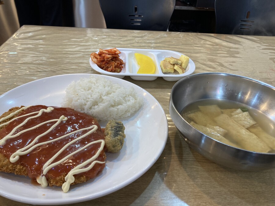우리동네 김밥천국은 손이 크다 | 유머 게시판 우리동네 김밥천국은 손이 크다 | 유머 게시판 | 루리웹