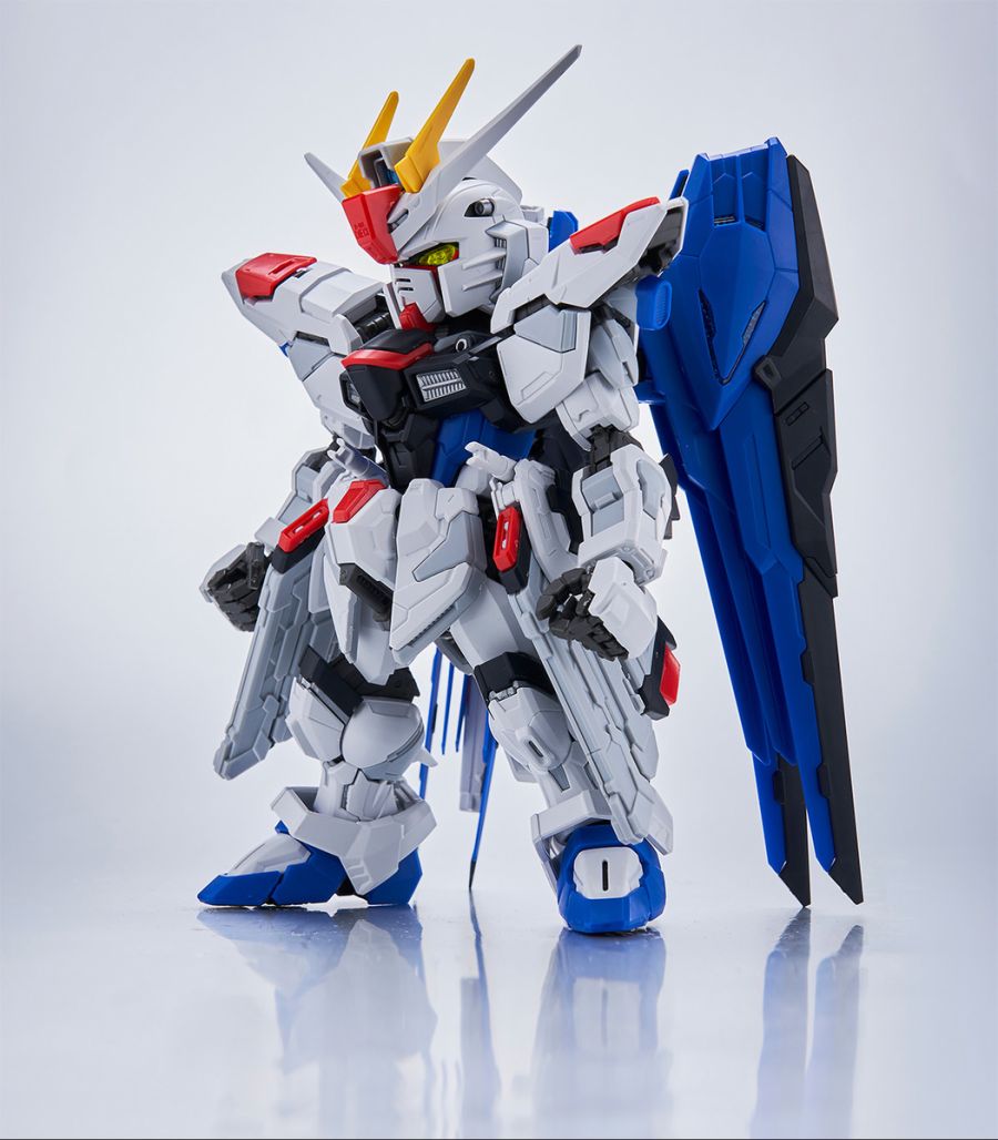 MGSD 프리덤 건담 샘플 소개_2.jpg