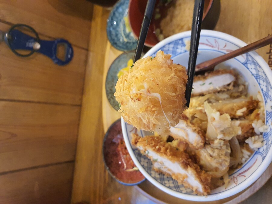 연남동에서 일식 덮밥 먹었습니다._10.jpg