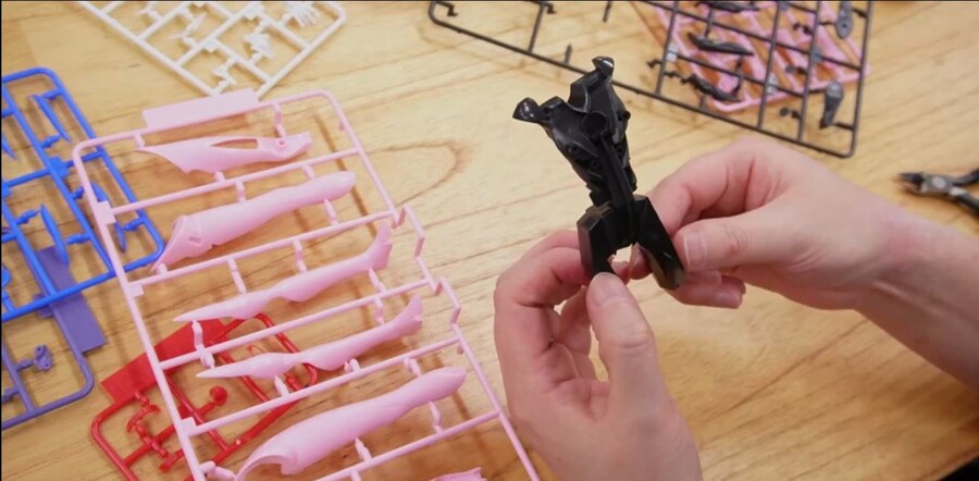 [맥스팩토리] PLAMAX 신 에반게리온 1탄 마리 일러스트리어스 조립 영상_2.jpg