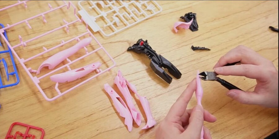 [맥스팩토리] PLAMAX 신 에반게리온 1탄 마리 일러스트리어스 조립 영상_4.jpg