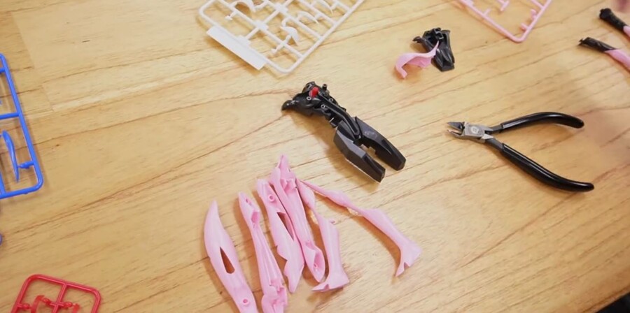 [맥스팩토리] PLAMAX 신 에반게리온 1탄 마리 일러스트리어스 조립 영상_5.jpg