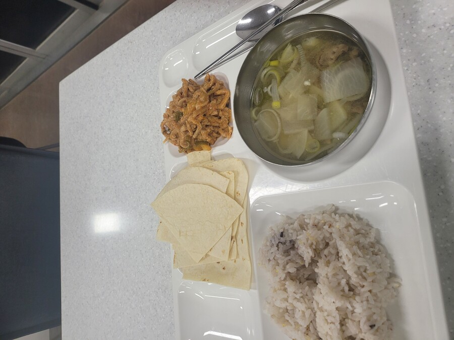 오늘도 돈없는 씹거지의 ㅈ소 공장밥 | 유머 게시판 오늘도 돈없는 씹거지의 ㅈ소 공장밥 | 유머 게시판 | 루리웹