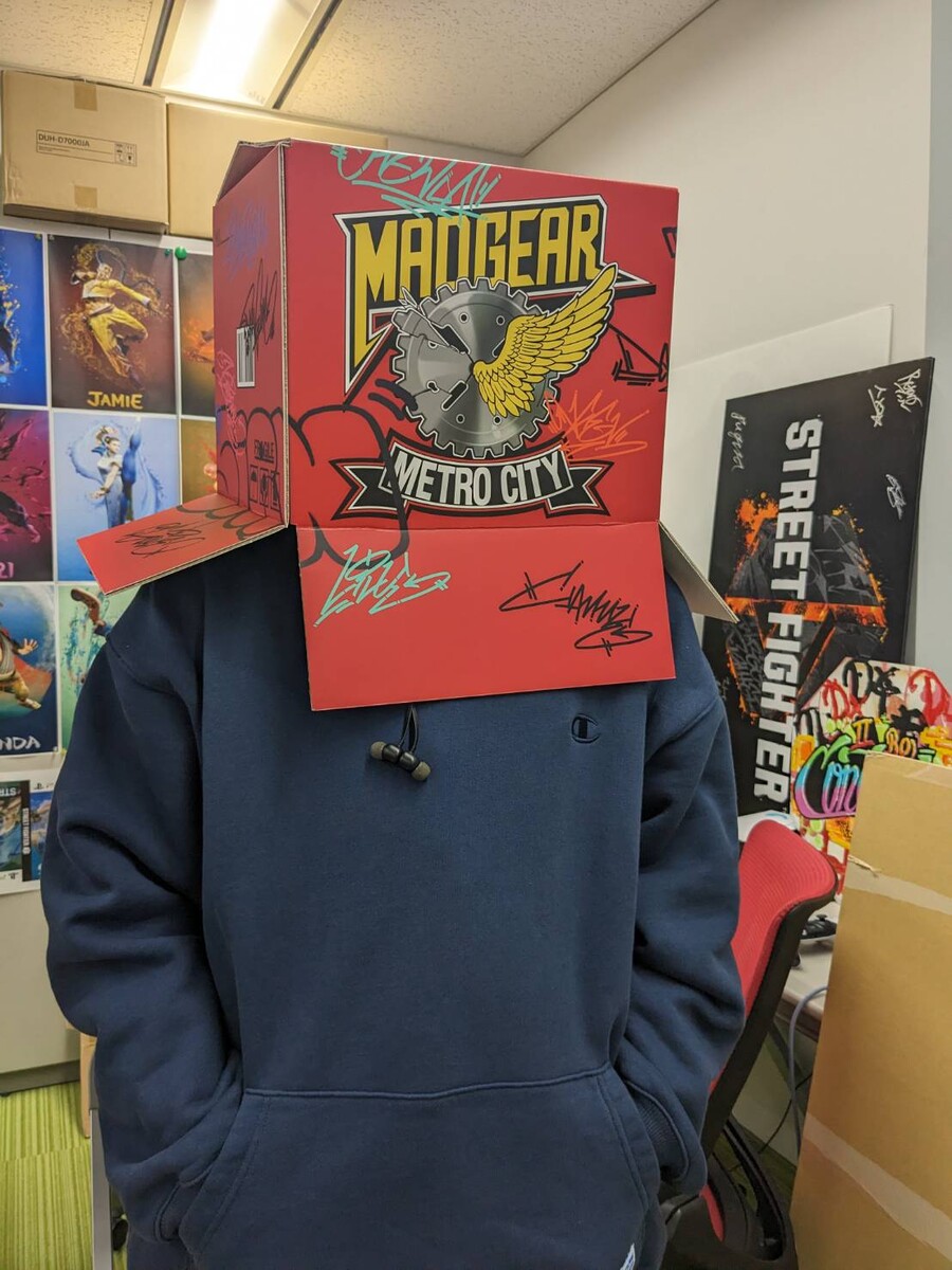 스트리트 파이터6 매드 기어 에디션 패키지(잡지, 피규어, 아트북, 스티커 세트)_12.jpg