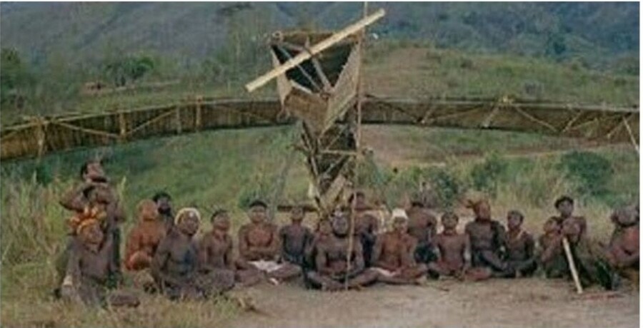 원시부족장이 비행기타고 한일_3.jpg