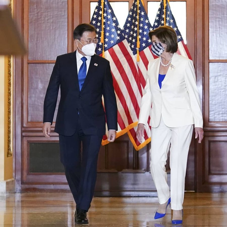 만우절) 현재 우리 대통령님 만세 💜_4.jpg