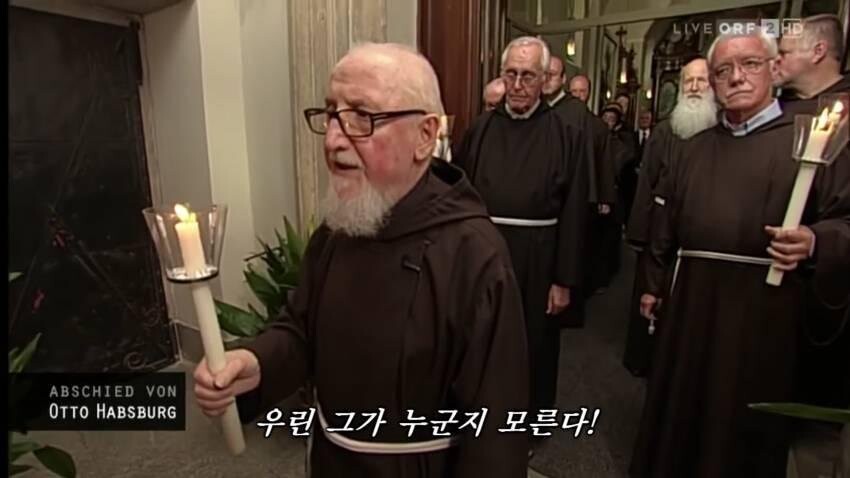 블루아카) 이름을 잃어버린 작가_3.jpg