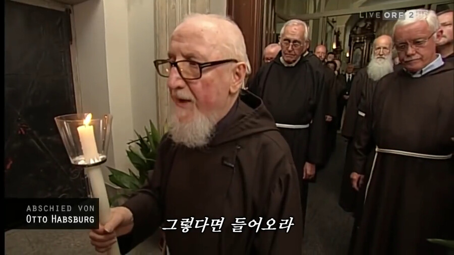 블루아카) 이름을 잃어버린 작가_8.jpg