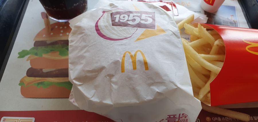 맥도날드에서 1955트리플어니언 세트를 먹어봤습니다. (feat. 아이스크림 콘)_3.jpg