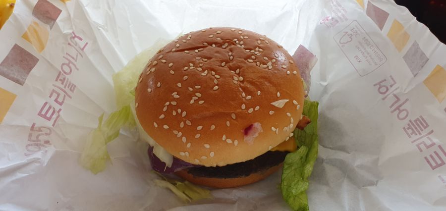 맥도날드에서 1955트리플어니언 세트를 먹어봤습니다. (feat. 아이스크림 콘)_5.jpg