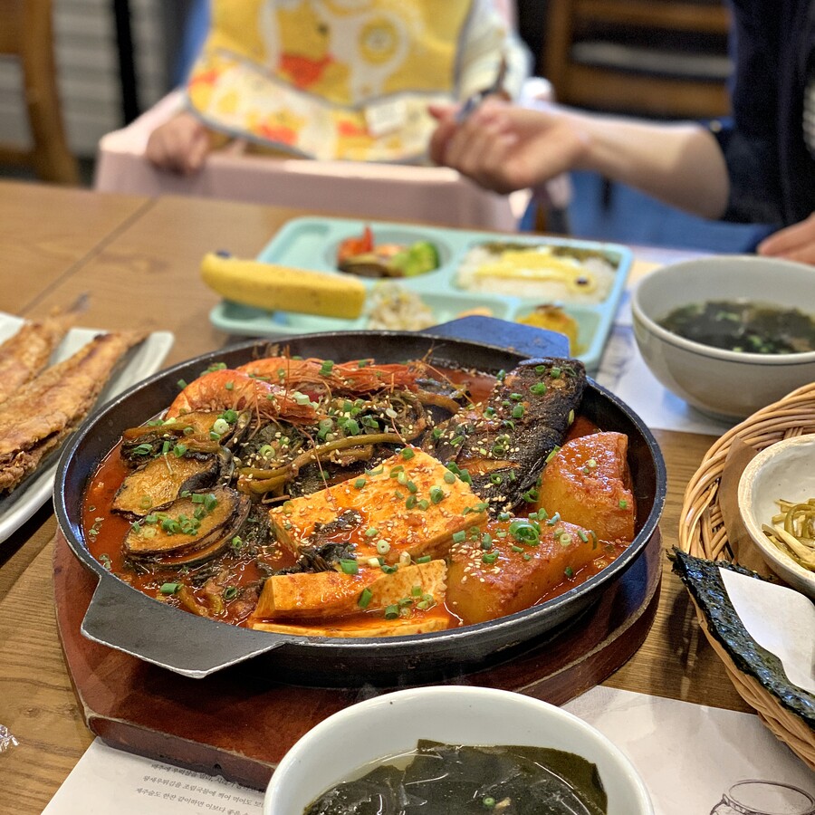 밖에서 밥 먹습니다 제주 서귀포 고집돌우럭