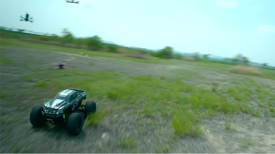 (FPV 레이싱드론)RC카 체이싱 - 알씨카를 쫒는 드론떼들_1.jpg