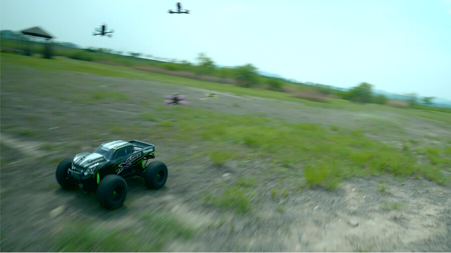 (FPV 레이싱드론)RC카 체이싱 - 알씨카를 쫒는 드론떼들_2.png