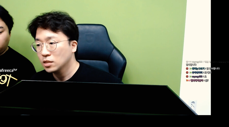 철권) 국제 대회 출국하는 무릎 근황.jpg_2.jpg