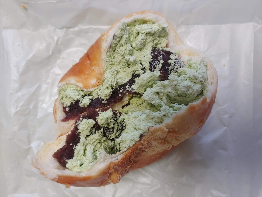 몽블랑제 제주말차 생크림 폭탄 단팥빵_3.jpg