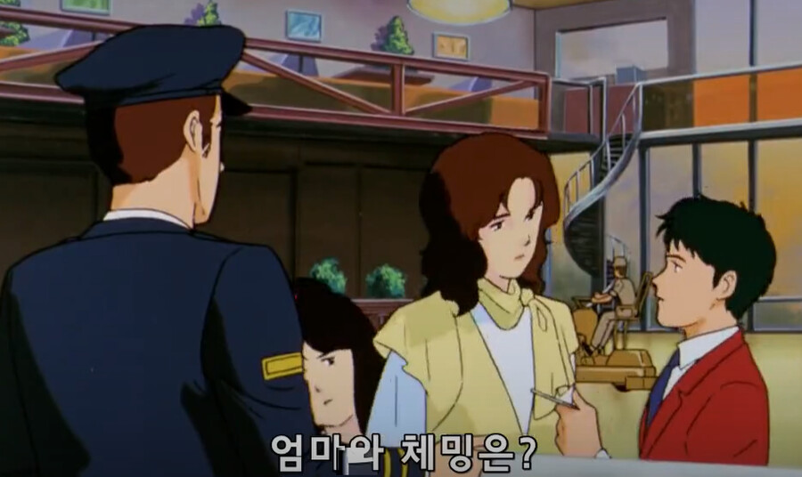 건담/완벽분석)아무로가 라라아 마망때 놀랄수밖에 없는 이유_67.png