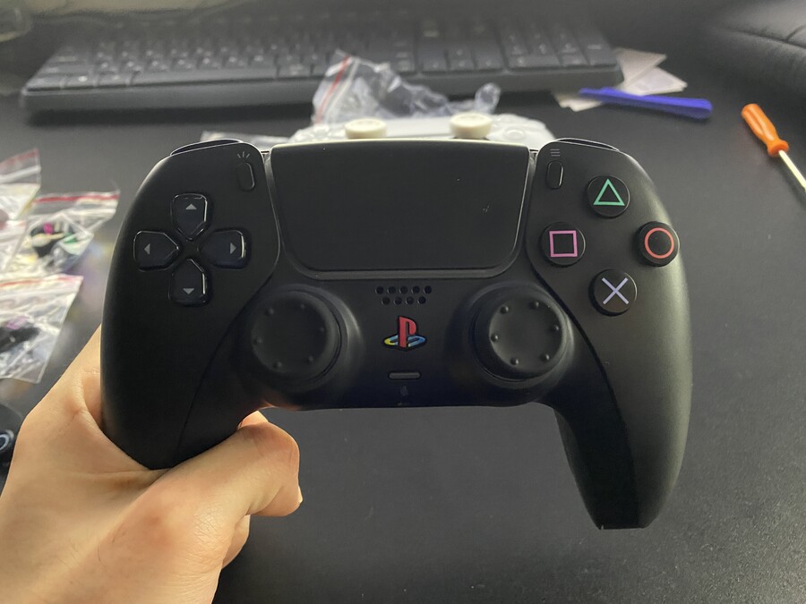 듀얼센스 디자인 너무 구려서 살짝 변화를 줘봤습니다._5.jpg