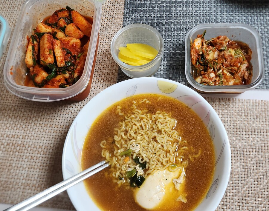 비오는날 봉지라면_2.jpg