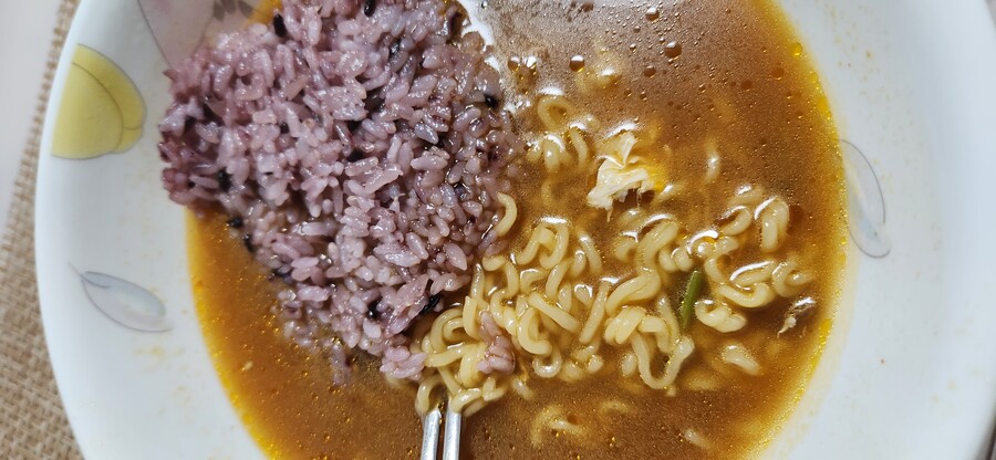 비오는날 봉지라면_5.jpg