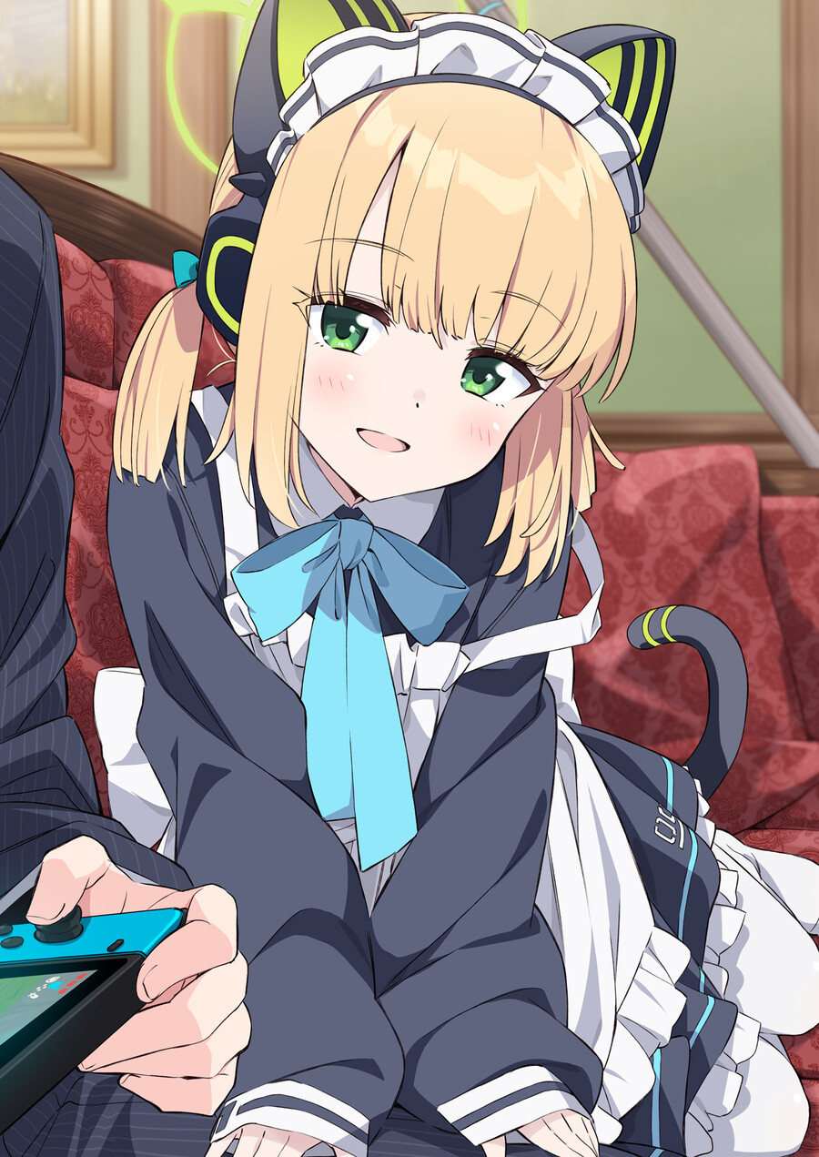 블루아카) 선생님을 지켜보는 메이드 미도리_1.jpg