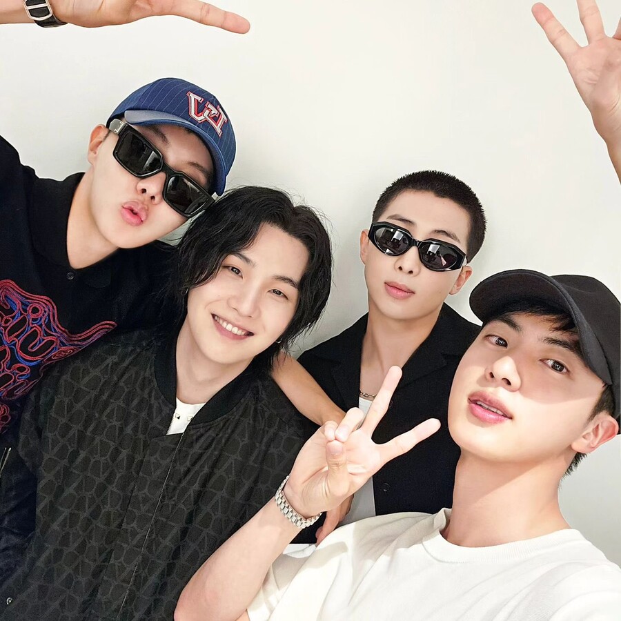 BTS) 김석진 근황_1.jpg