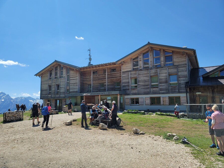 어머니 모시고 알프스 여행 20~21일차, 사쏘 룽고-포르도이 그리고 집으로_34.jpg