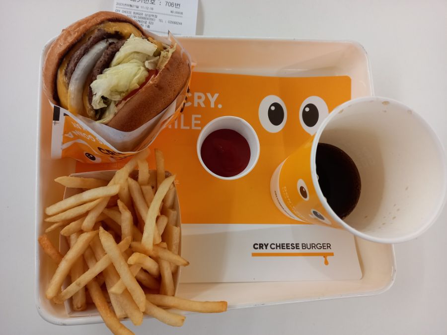 삼성역 크라이버거_1.jpg