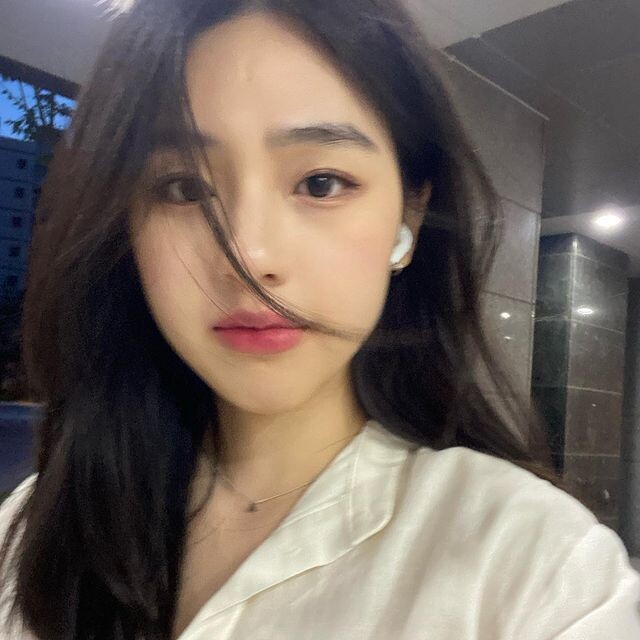 유투버하는 건대 공계과탑 누나의 비주얼.jpg_11.jpg