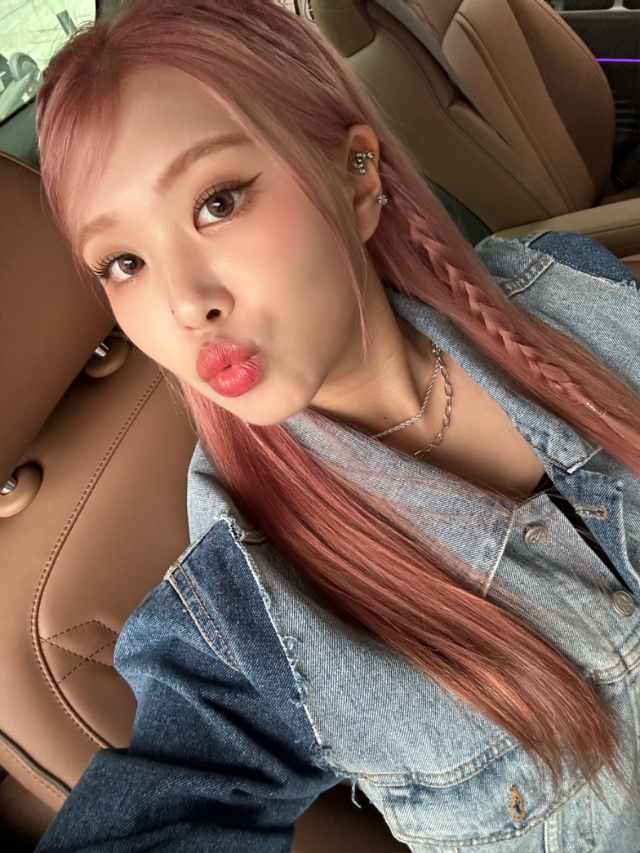 weverse_1-273015894.jpg