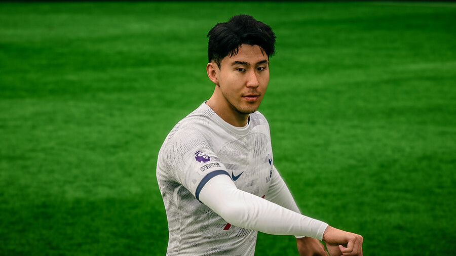 손흥민 FC24 이풋볼2024 비교샷_2.jpg