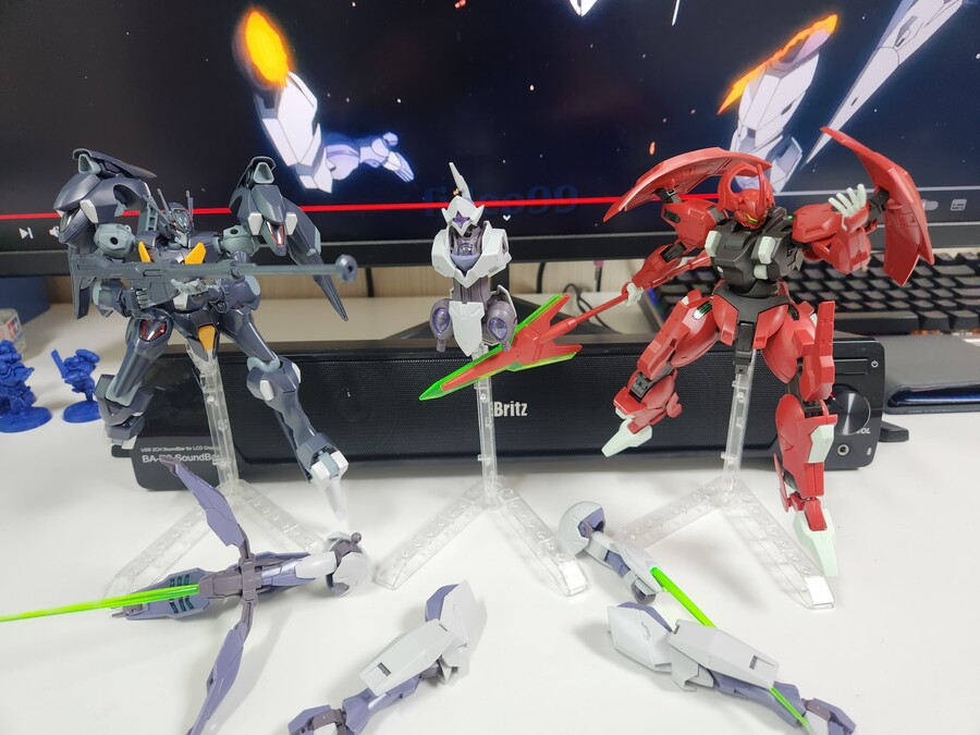 건담)3대가 기체들 다 모았다_1.jpg