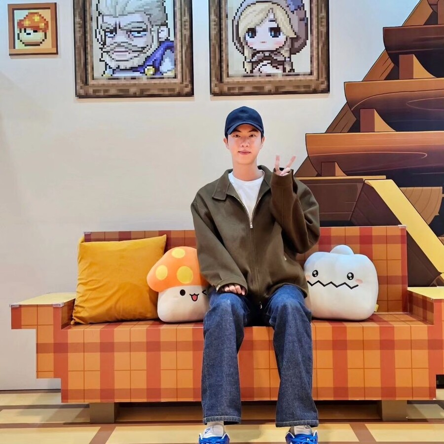 BTS) 진 근황_9.jpg